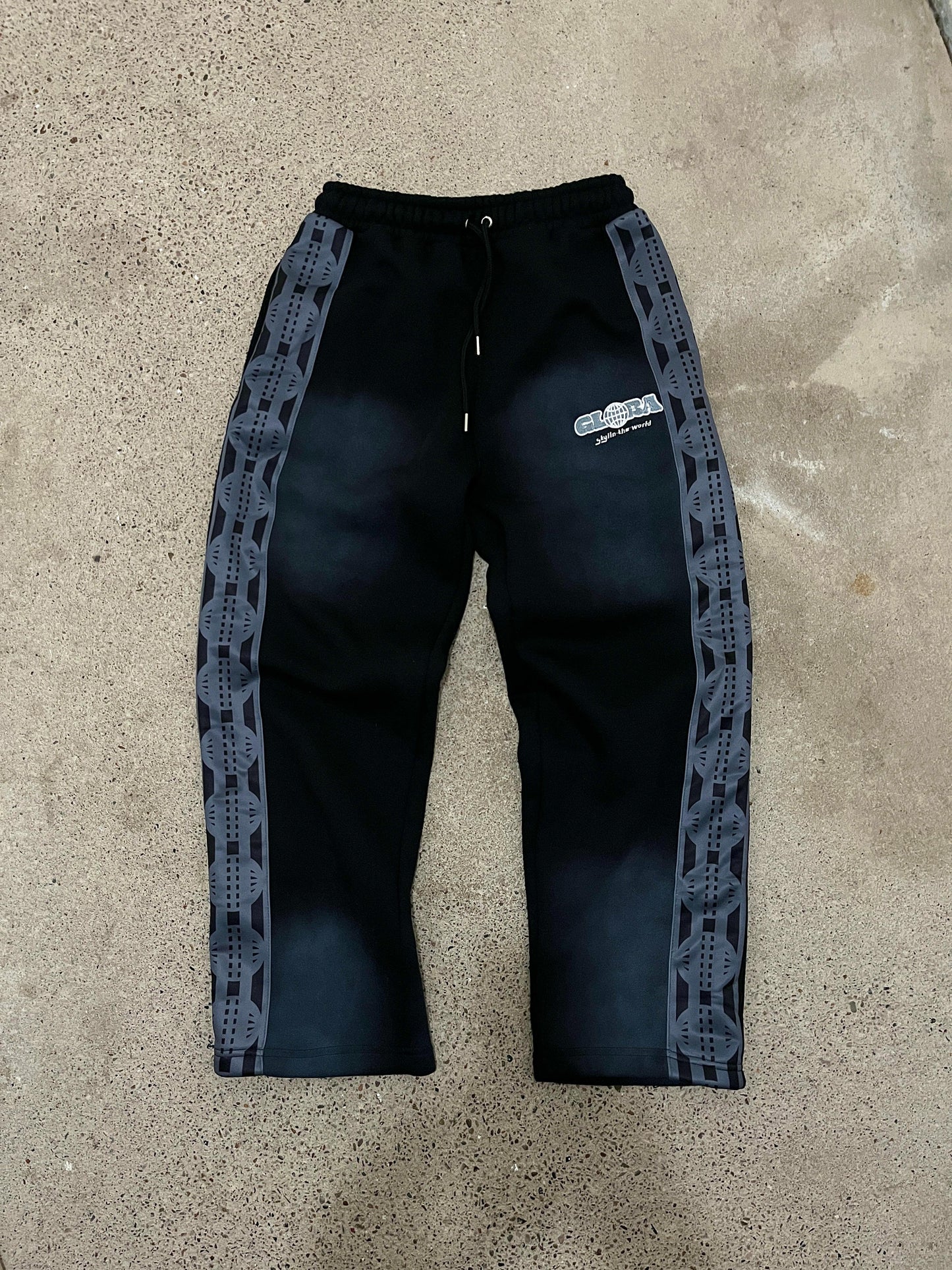 globa joggers black