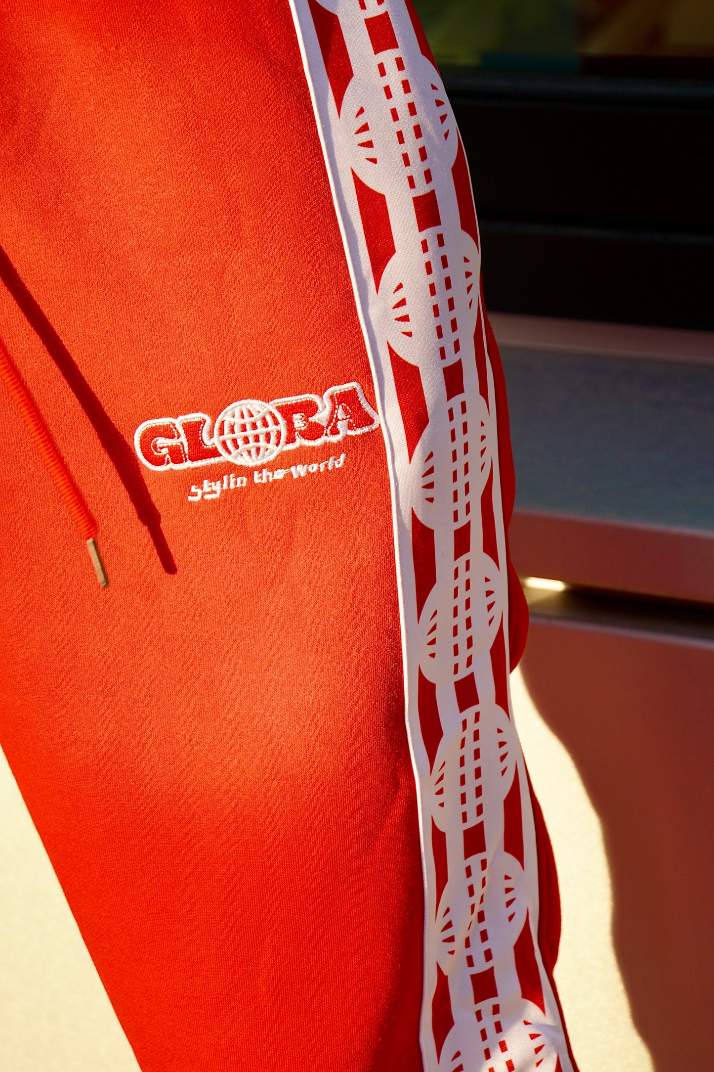 globa joggers red